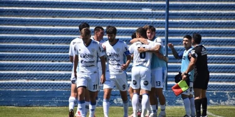 Federal A: Atlético se impuso en Madryn y dio un paso clave hacia las semifinales
