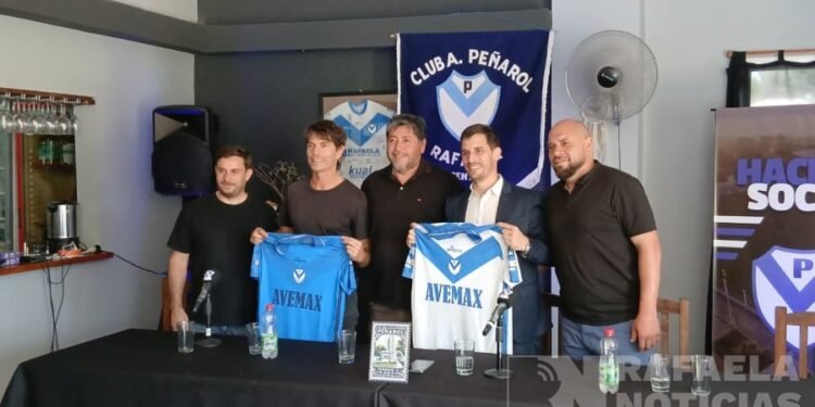 Peñarol pone en marcha su 33° torneo infantil con Garcé como padrino: “Esto es familia, es todo a pulmón”