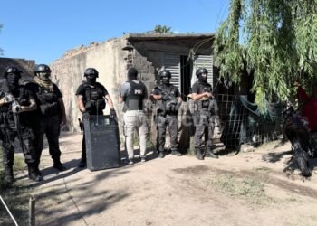 PDI detuvo a cuatro personas por microtráfico tras allanamientos en Josefina y Arrufo