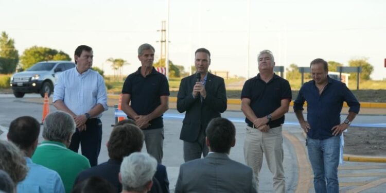 Una obra clave para la seguridad vial: Pullaro inauguró la rotonda en el cruce de las rutas provinciales Nº 70 y 68-S en Humboldt