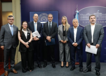 El Consejo de Mayo presentó seis propuestas para modificar la estructura económica del país