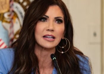 Evalúa ampliar a más de 30 países Ataque en Washington acelera plan de Trump para ampliar el veto a viajeros extranjeros