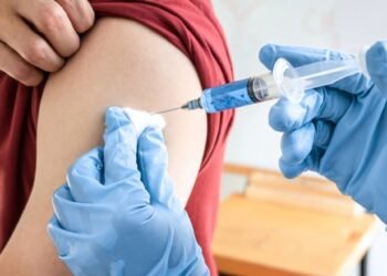 Riesgo sanitario Ecuador refuerza vacunación por nueva variante de gripe H3N2