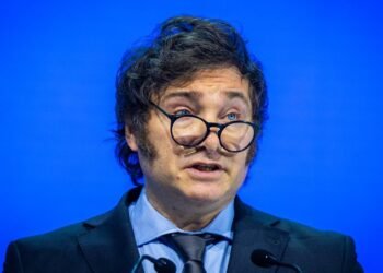 «Mentiras descaradas»: Milei prepara un aumento de sueldo para sus funcionarios pero desmiente una suba en el suyo