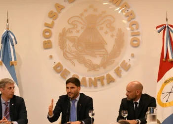 En la Bolsa de Comercio de Santa Fe Maximiliano Pullaro dijo que su gobierno es un “aliado natural” de sectores productivos