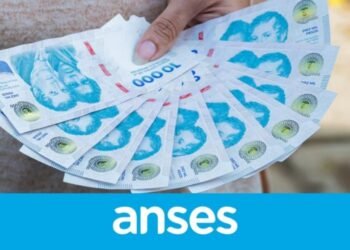 Jubilados reciben un refuerzo extra de ANSES además del aguinaldo