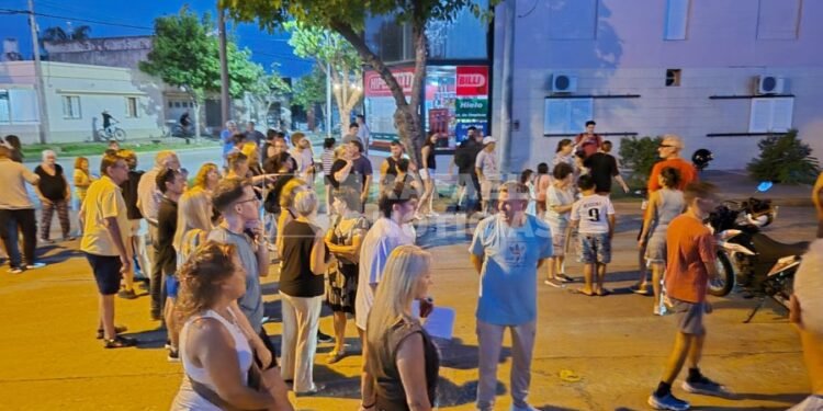 Una tensa movilización por seguridad, terminó en la casa de un funcionario