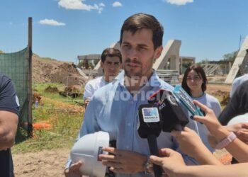 Viotti y el medallista olímpico Walter Pérez recorrieron la obra del Velódromo
