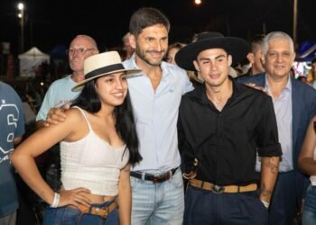 Pullaro destacó el crecimiento del turismo y la identidad santafesina