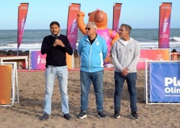 Pullaro lanzó la Playa Olímpica en Mar del Plata y proyectó a Santa Fe como capital del deporte rumbo a los Suramericanos 2026