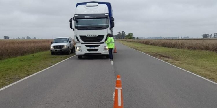 Santa Fe refuerza controles de peso en camiones y aplicará multas y retenciones por sobrecarga