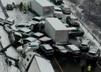 Choque en cadena Accidente múltiple en Nueva York: 30 vehículos involucrados y varios heridos