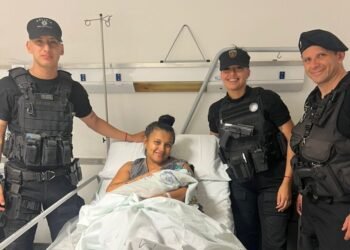 Policías asistieron un parto en las primeras horas del año