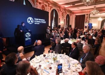 Sin margen para bajar impuestos: el Gobierno enfría la reforma tributaria y le marca límites al sector privado en 2026