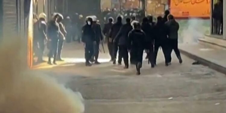 Trump analiza un posible ataque a Irán en medio de protestas masivas y una fuerte represión