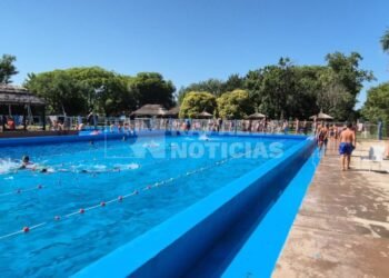 Continúa la colonia de Vacaciones en el Sindicato de la Carne: «El objetivo es que los chicos aprendan natación»