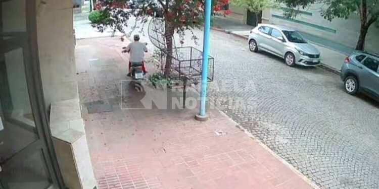 Otro robo en barrio 30 de Octubre en plena luz del día