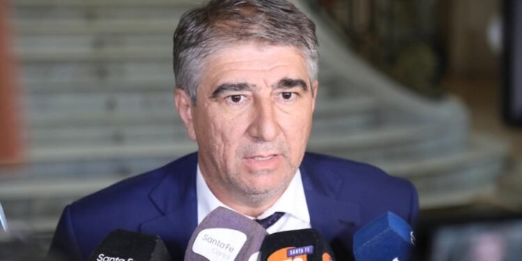 Atacaron al ministro de Gobierno, Fabián Bastía