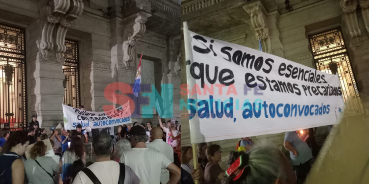 Profesionales de la salud se manifestaron en Casa de Gobierno