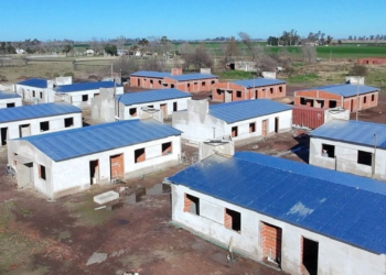 Tras 15 años sin plan habitacional, el Gobierno Provincial finaliza 27 viviendas en San Jorge