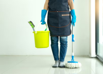 Aumento y bono para empleadas domésticas y niñeras: cuánto cobrarán en febrero y marzo de 2026