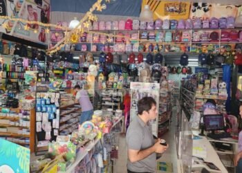 La canasta escolar aumenta menos que la inflación y modifica la forma de comprar útiles