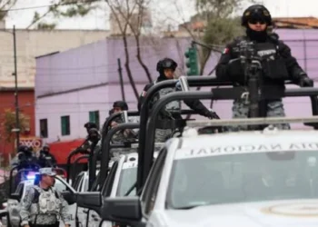 Máxima tensión Ola de violencia en México tras la muerte de “El Mencho”: al menos 14 muertos y 64 detenidos