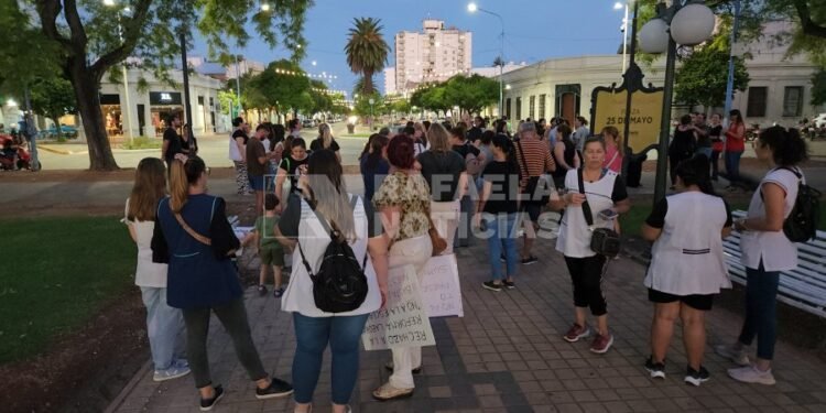 Marcha de docentes autoconvocados en Rafaela