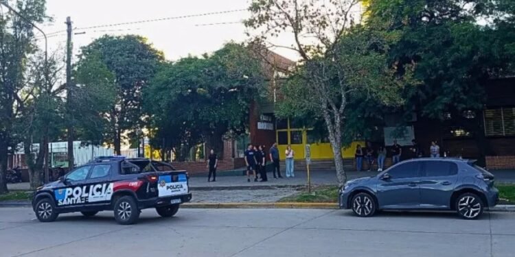 Tiroteo en la Escuela 40 de San Cristóbal: un alumno muerto tras disparos en el patio