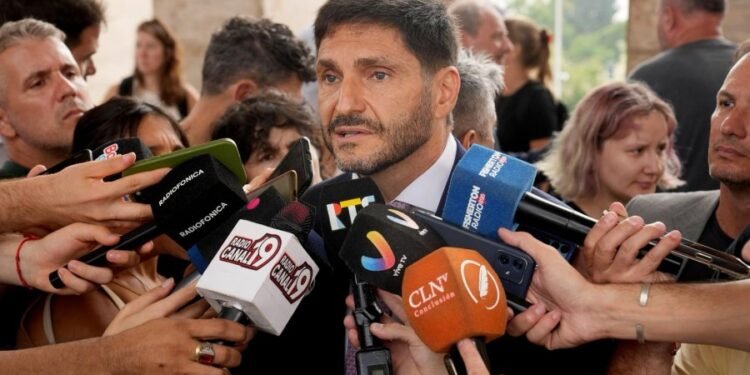 Pullaro dispuso un amplio despliegue interministerial en San Cristóbal tras el trágico hecho ocurrido en una escuela