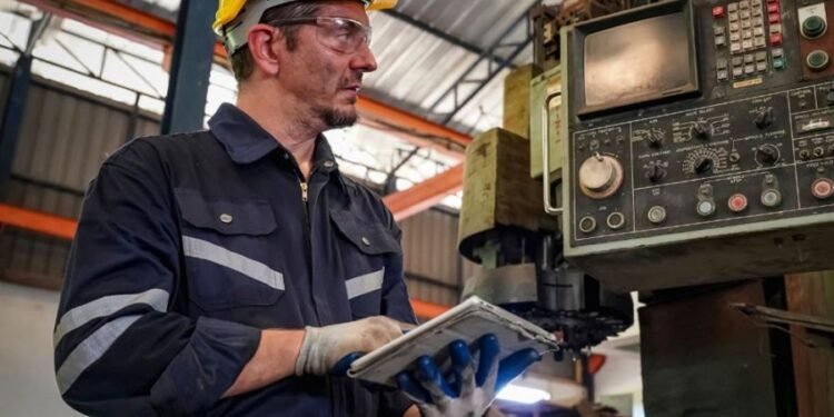 Alerta en el sector fabril: el empleo industrial cayó un 3,1% interanual y se perdieron más de 36 mil puestos