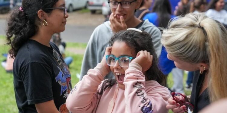 Santa Fe Acá y Ver para Ser Libres: más de 4.200 lentes entregados para mejorar la vida y el aprendizaje de chicos en toda la provincia