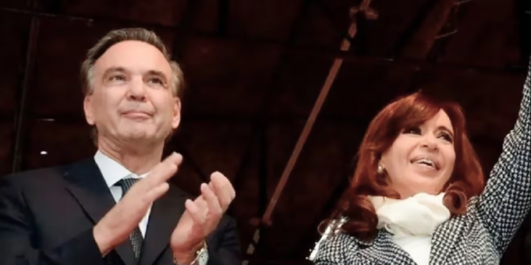 Pichetto le propuso a Cristina Kirchner crear un nuevo frente opositor de cara a 2027