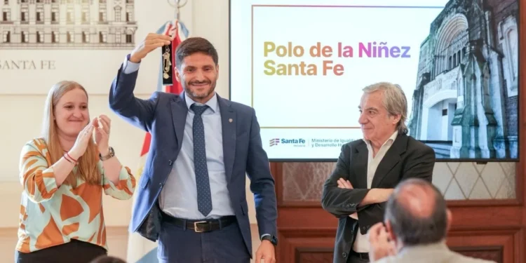 En la capital provincial Prioridad en los niños: el gobierno santafesino firmó la compra de la ex Casa Cuna