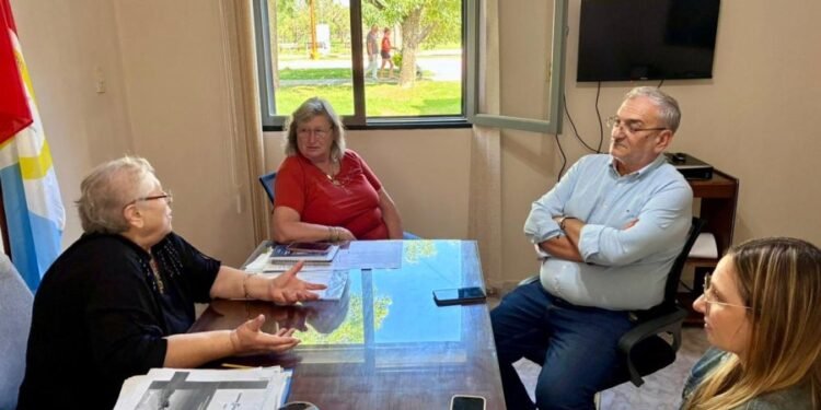 Por gestión del senador provincial y la comuna local, Vila recupera el equipo informático del registro civil