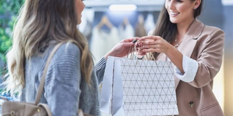 Comercio acordó una suba salarial del 5% y suma fija de $20.000