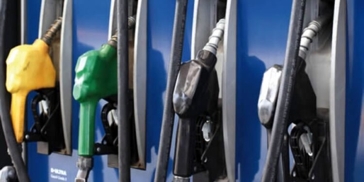 Fuerte suba de combustibles: la nafta ya aumentó más de 12% en marzo y presiona sobre la inflación