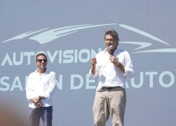 El salón del automóvil arrancó con una convocatoria masiva y puso a Funes en el centro de la escena