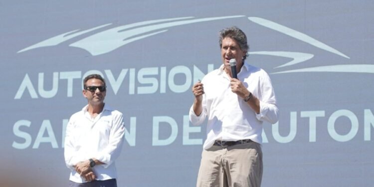 El salón del automóvil arrancó con una convocatoria masiva y puso a Funes en el centro de la escena