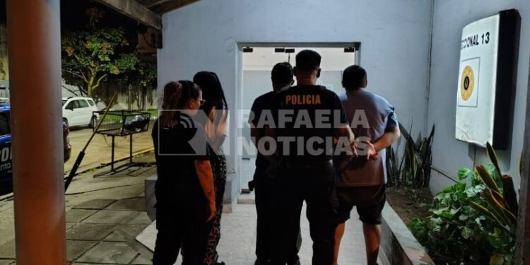 La «merca» salía como pan caliente: tres detenidos y secuestro de cocaína tras un operativo en barrio Italia