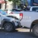 Accidente en la ciudad: una camioneta Strada impactó a una camioneta Ranger de la Municipalidad