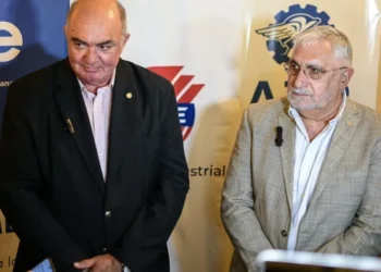 Empresarios santafesinos advirtieron sobre el impacto del rumbo económico en la industria y el comercio