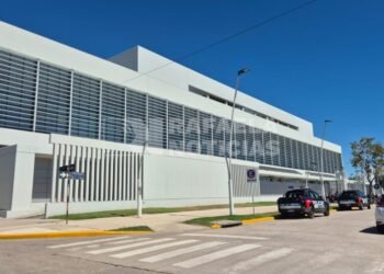 Un hombre cayó de una obra en construcción y debió ser asistido de urgencia