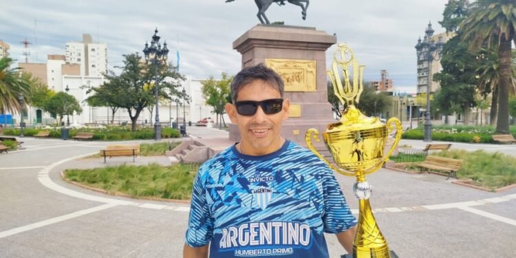 Hugo Acuña batió su récord en La Pampa: el atleta apunta a Los Ángeles 2028