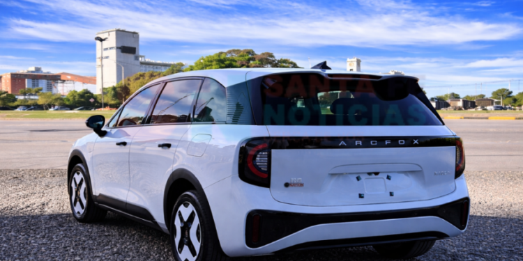 ARCFOX desembarca en Argentina con su línea premium de autos eléctricos y ya se vende en Santa Fe