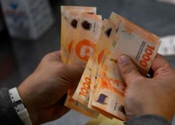 El salario real del sector privado registró una caída interanual del 5,9%
