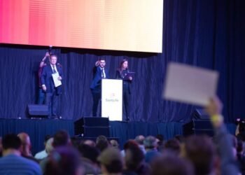 Un avión y 150 lotes a remate: Interés nacional por los bienes del delito en Santa Fe