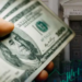 Inflación en baja y dólar bajo presión