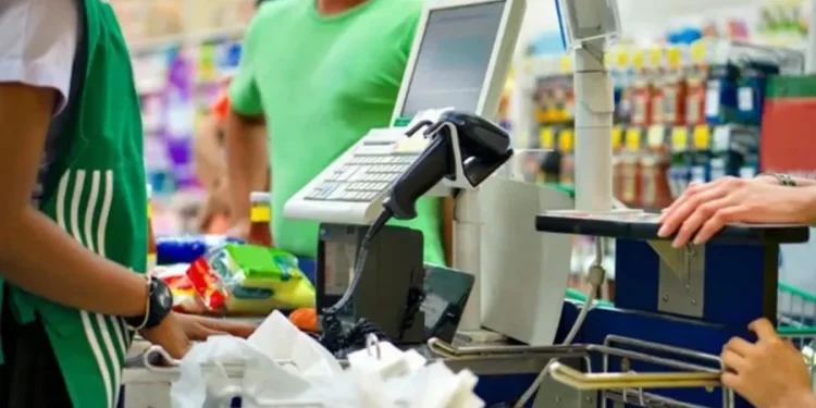 Homologaron la paritaria mercantil: empleados de comercio recibirán un aumento del 5%