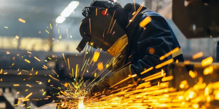 La industria metalúrgica volvió a caer en marzo y opera con su menor nivel de actividad en cuatro años